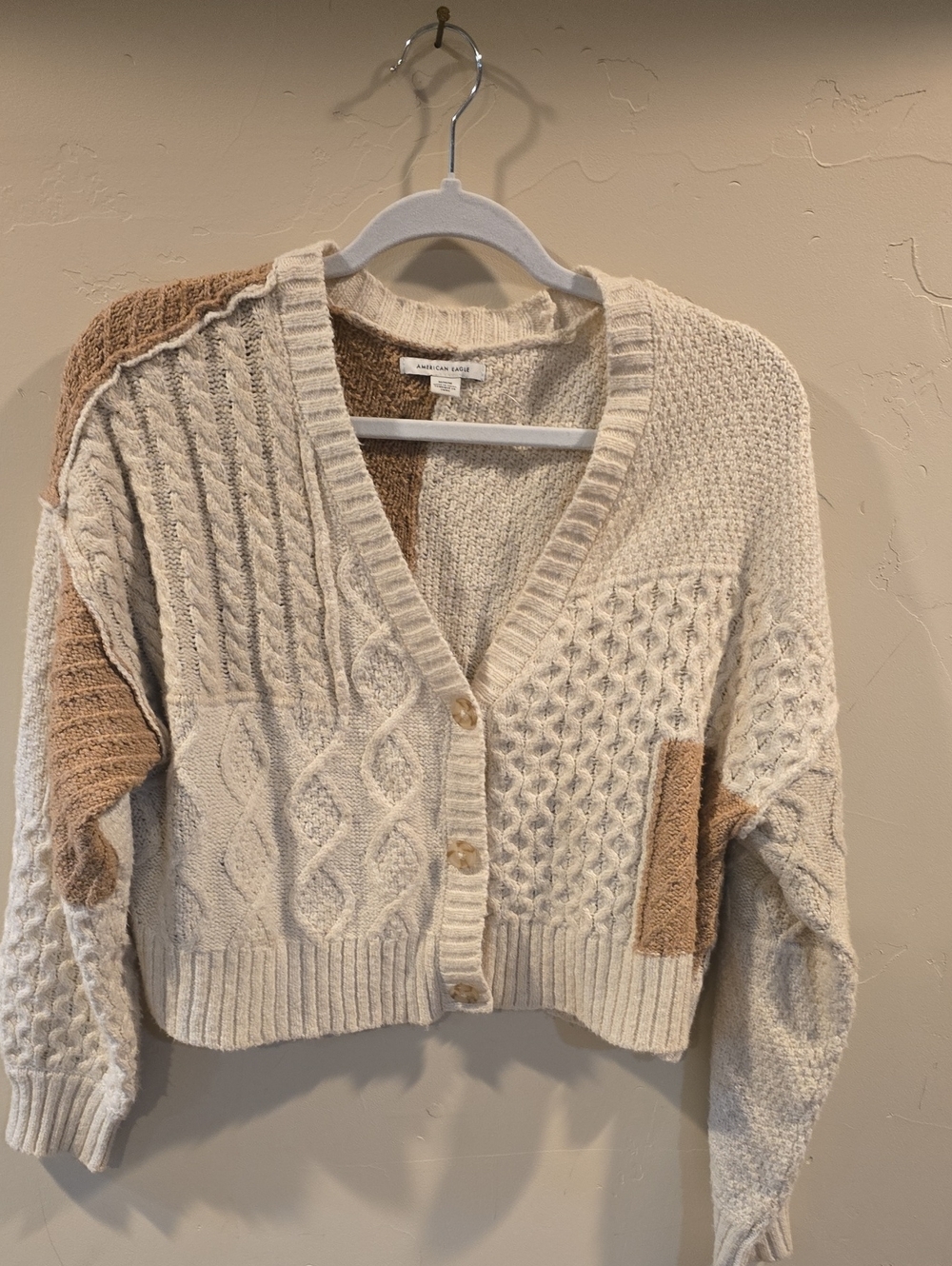 American Eagle Mixed-Knit V-Neck Cropped Cardigan - Cream & Tan